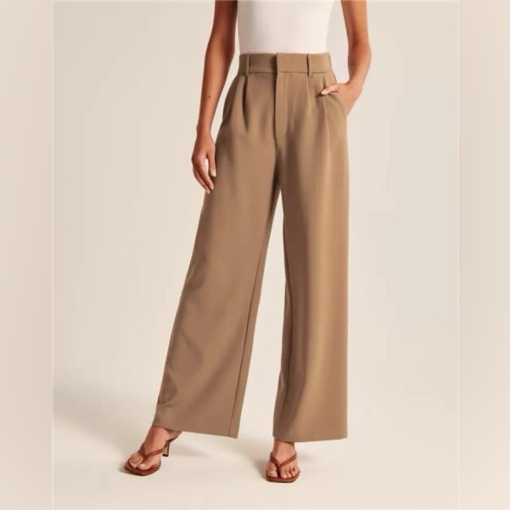 ABERCROMBIE & FITCH • Tan Tailored High Waist Trousers